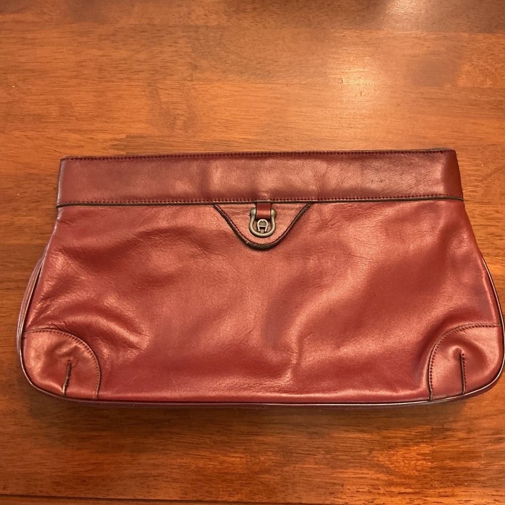 Etienne Aigner 70s Vintage Classic Burgundy Leather Clutch Bag
